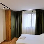2v1 - Center 3 Тирана
